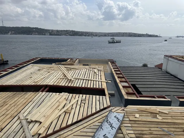 Çatı yüzeyinin farklı açıdan görünümü