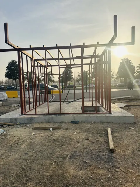 Çelik karkasın cepheden görünümü